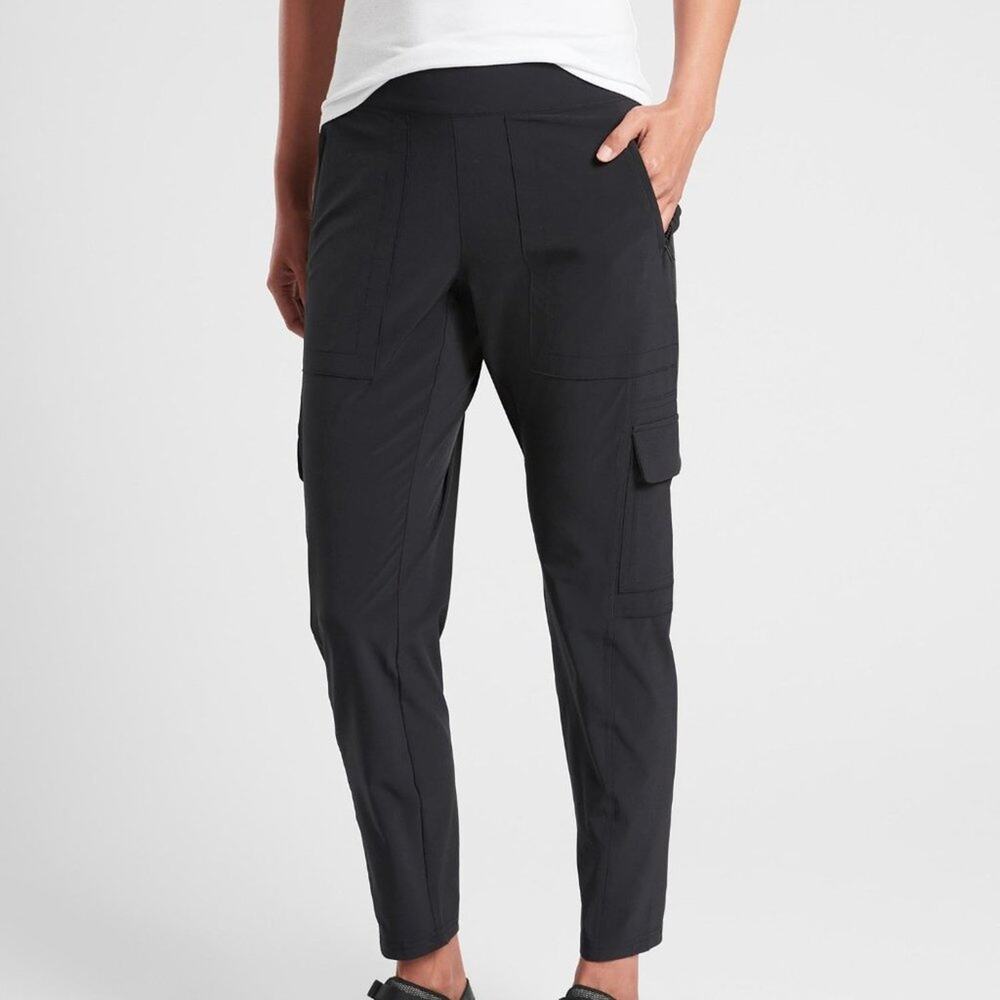 Athleta Chelsea Cargo Black  Size 2